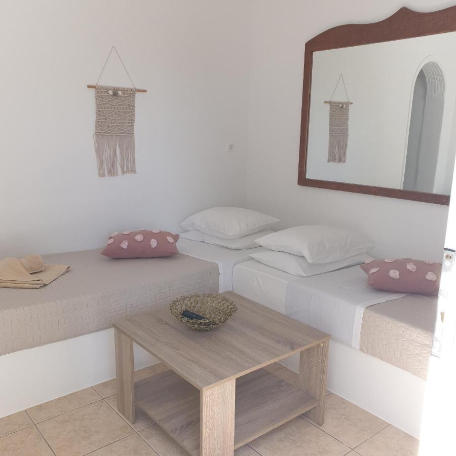 Sagma Central Rooms Perissa  Bagian luar foto