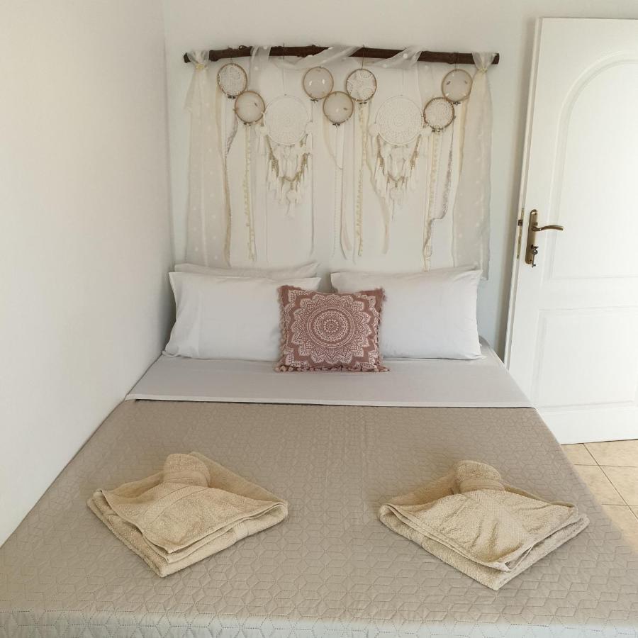 Sagma Central Rooms Perissa  Bagian luar foto