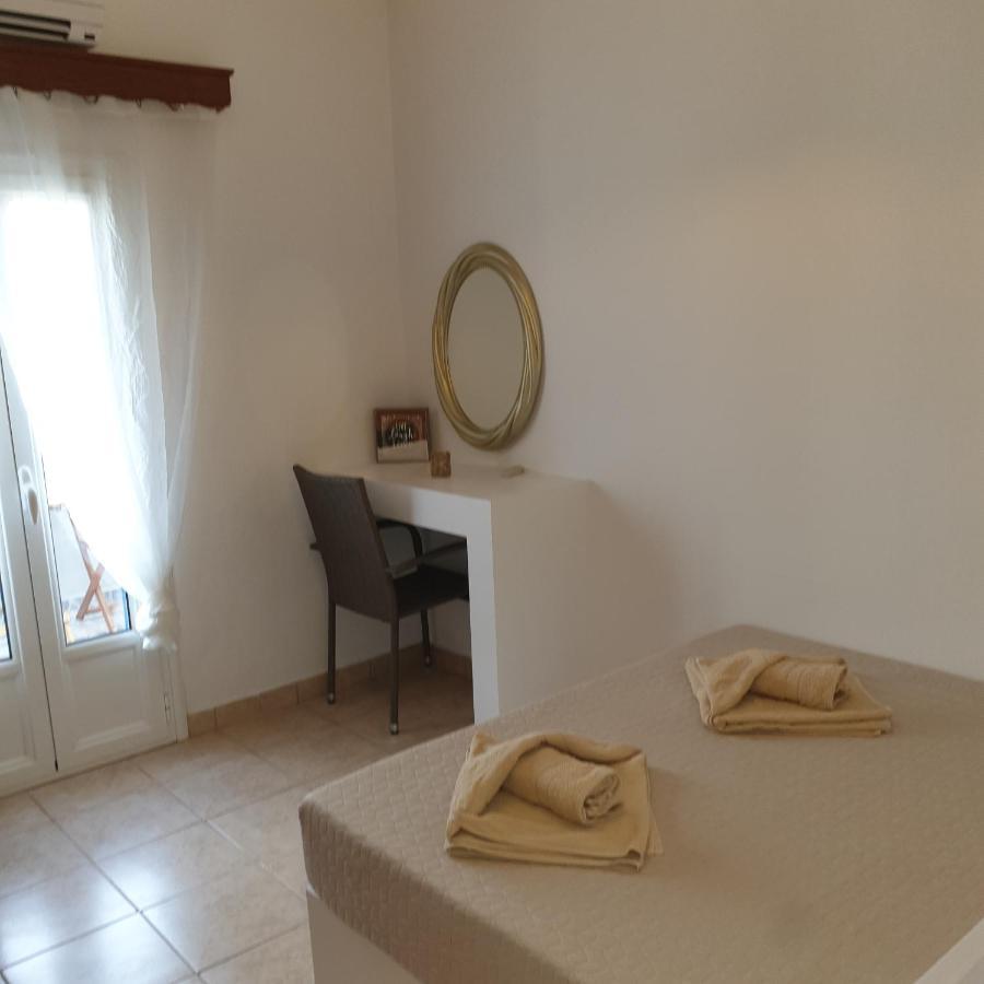 Sagma Central Rooms Perissa  Bagian luar foto